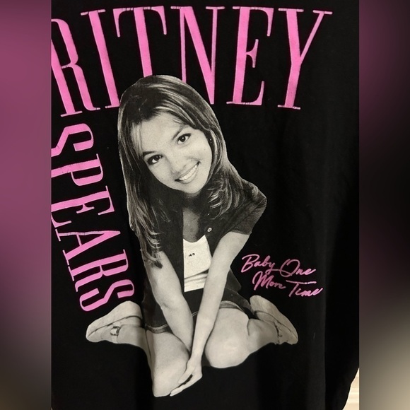 BRITNEY SPEARS (2021) Official Baby One More Time Tee Medium - Picture 1 of 3